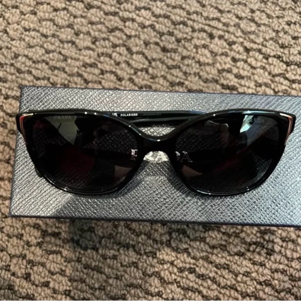 Prada Elegant Black Sunglasses for Women Style SPR 010 - Picture 2 of 8